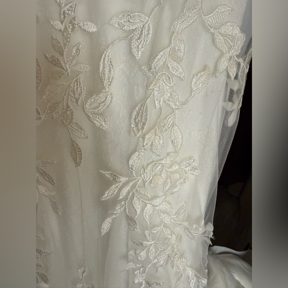 Stella York Elegant White Lace Floral Wedding Dress - Picture 6 of 16